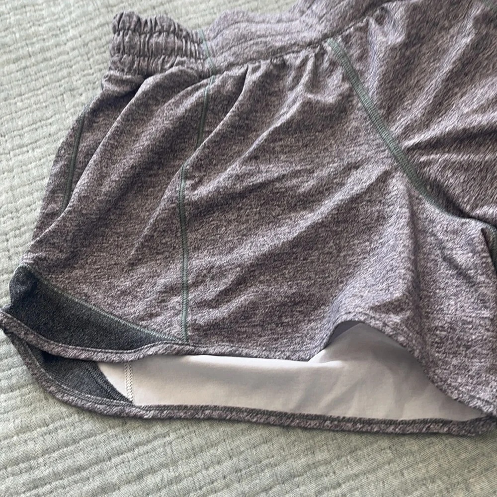 Lululemon Hotty Hot Short II  Heather Lux Multi Black / Heathered Black size 4